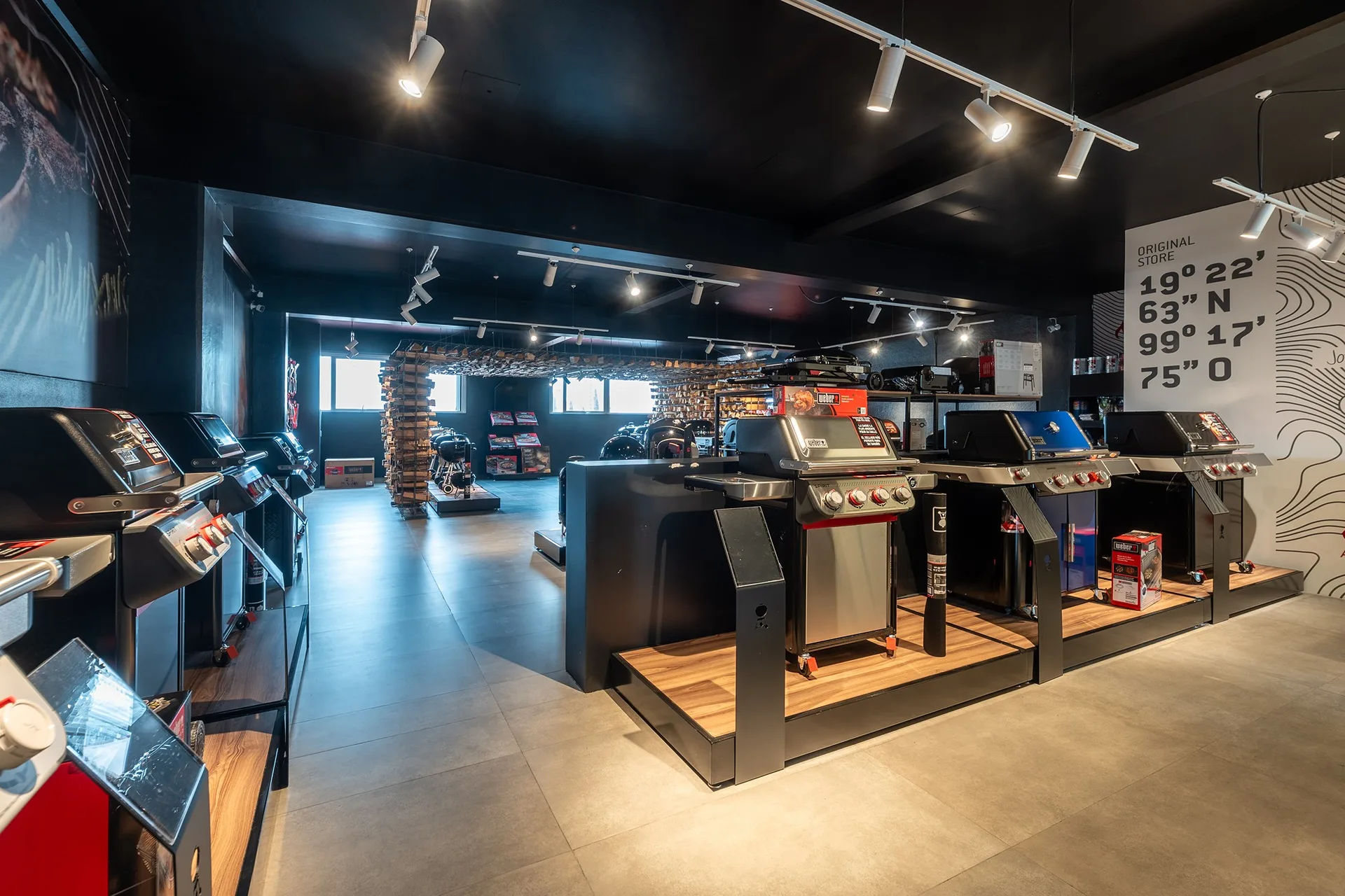 Interior Weber Original Store Interlomas